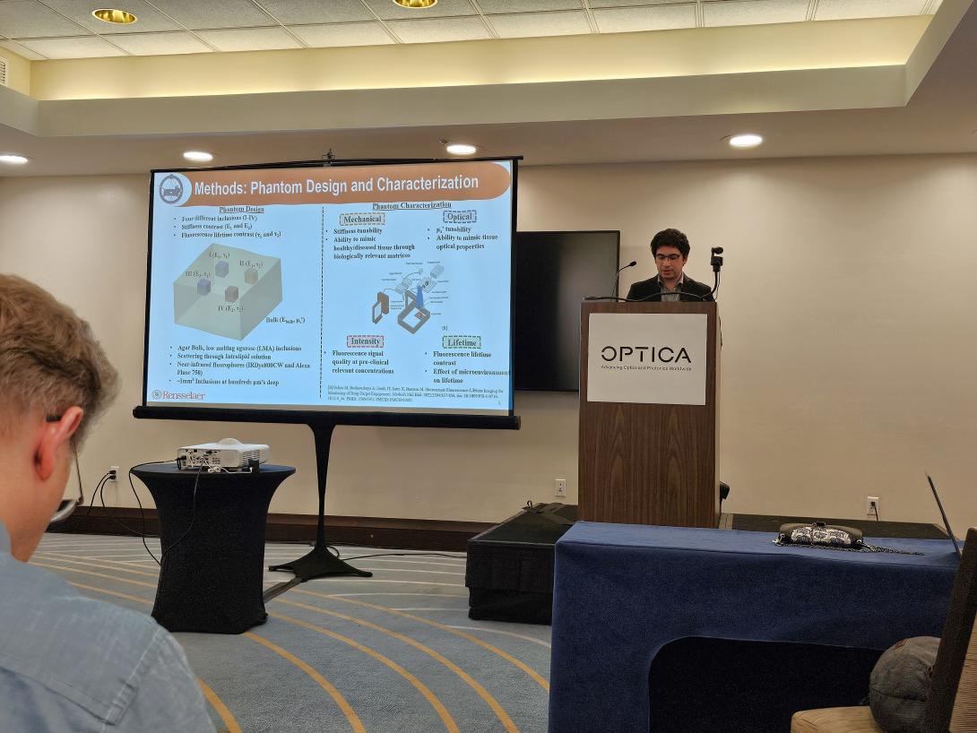 Luis Presenting at Optica '24